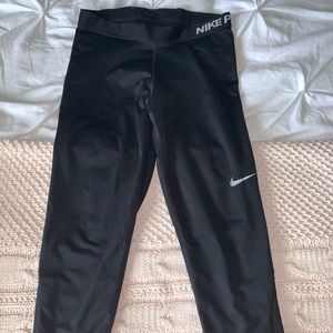 Nike Pro DriFit Cropped Leggings